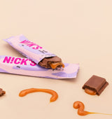 Nicks Keto Bars Erdnüsse N Fudge, Schokoladen Erdnüsse Karamell -Snacks, 175 Kalorien, 3,9 Nettokohlenhydrate, kein Zucker, glutenfrei, kohlenhydratarm (15 x 40 g)